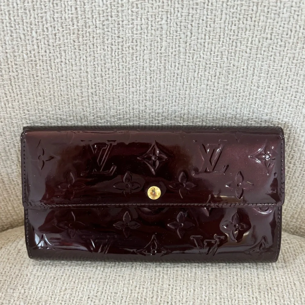 Authentic Louis Vuitton Amarante Sarah long wallet Vernis